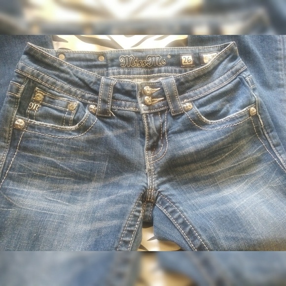 ๐ Miss Me ๐ฅ EUC Embellished ๐ - Picture 3 of 5